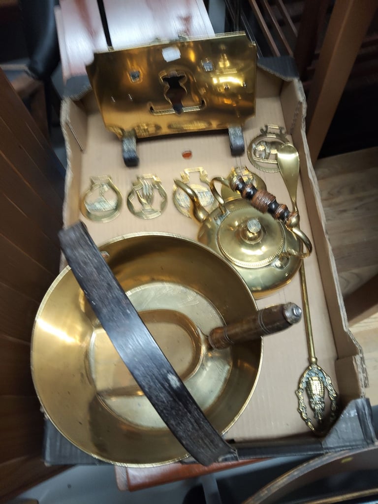 image for An assortment of brass item s 