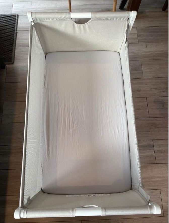 Snuz Baby bed side crib\cot, excellent condition, flat packed and ready for collection