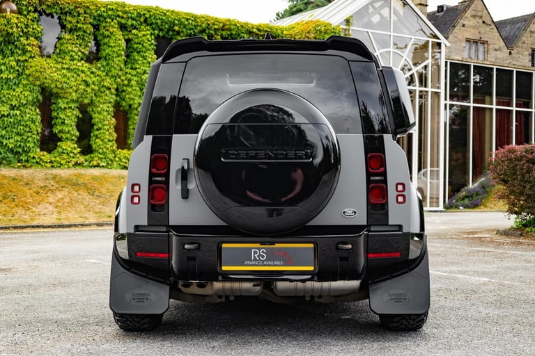 2023 Land Rover Defender 3.0 D250 X-Dynamic SE 110 5dr Auto [7 Seat] ESTATE DIESEL Automatic