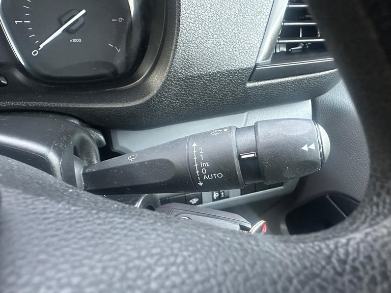 2022 Vauxhall Vivaro 2700 1.5d 100PS Dynamic H1 Van PANEL VAN DIESEL Manual