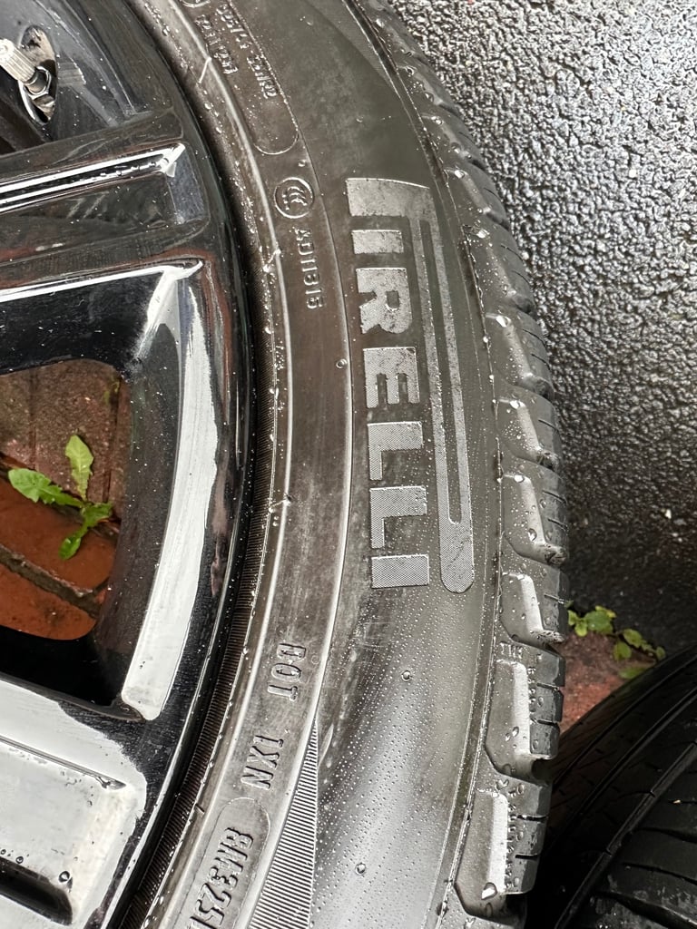 Genuine Range Rover Sport 21” Alloy Wheels & Pirelli Tyres