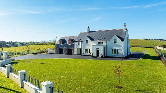 Looking House to rent, Cash Payment, Dungannon, moy, eglish, castlecaufeild, bush area