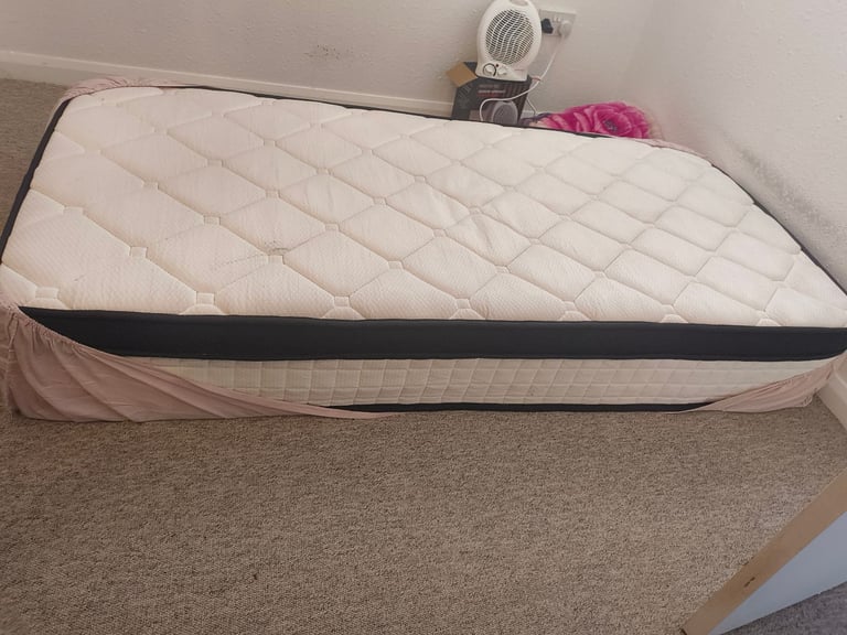 Single Bed - used only 6 months