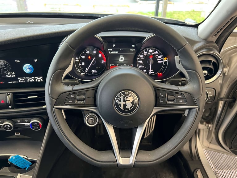 2018 Alfa Romeo Giulia 2.0 TB 280 Veloce 4dr Auto SALOON PETROL Automatic