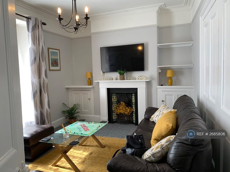 1 bedroom in Clifton Place, Plymouth, PL4 (#2685806)