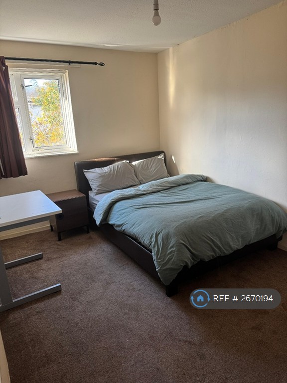 1 bedroom in Woking, Woking, GU21 (#2670194)