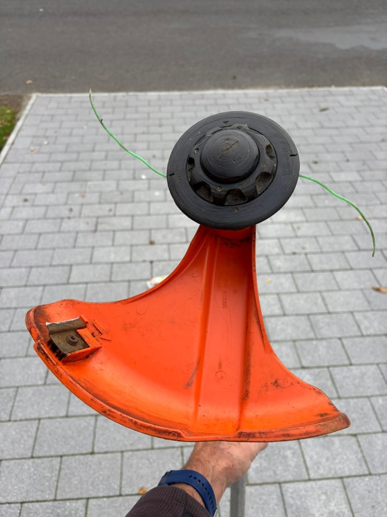 Stihl FS40 Petrol Strimmer with additional DuroCut head