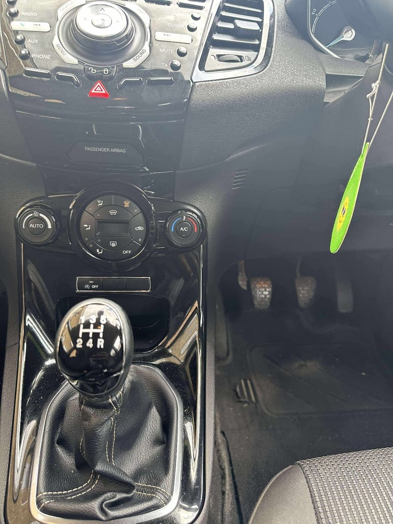 Ford, FIESTA, Hatchback, 2017, Manual, 998 (cc), 5 doors