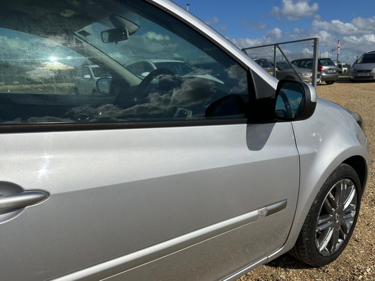 2012 Renault Clio 1.2 Dynamique TomTom Euro 5 3dr HATCHBACK Petrol Manual