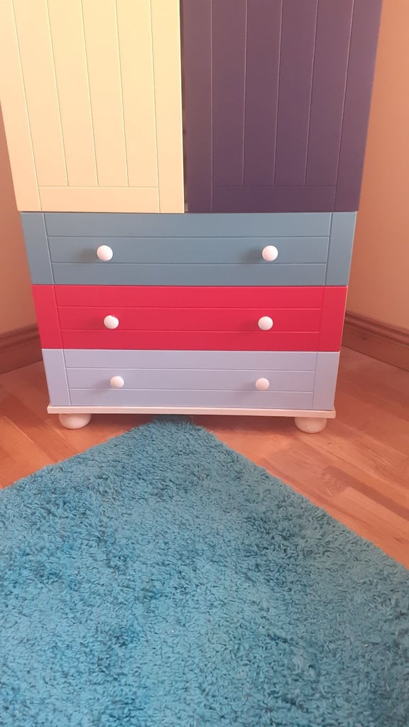 Wardrobe and Bedside Cabinet matching set only £18 ono