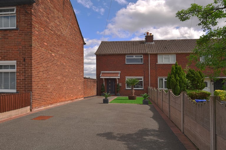 £1000pcm. All Bills Included, Boutique 1 Bedroom Apartment With Off Road Parking & Free Wi-Fi