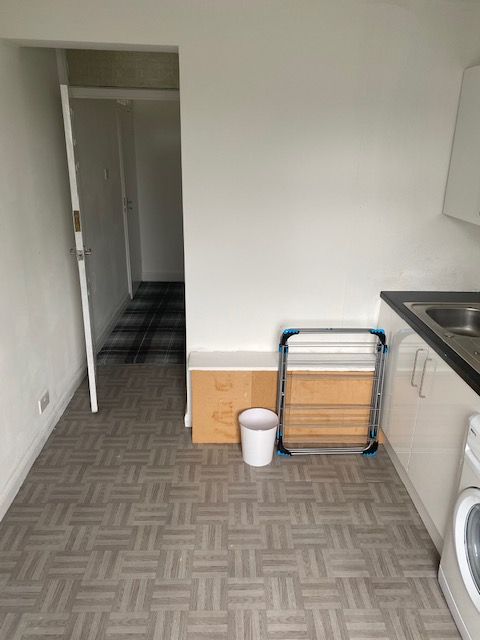 Modern 1-Bedroom Apartment – Bills Included – Excellent Location Near Romford Station