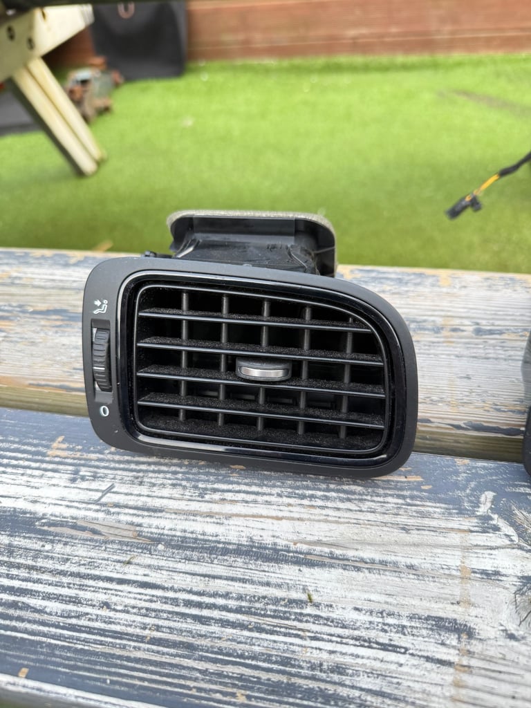 VW Polo air vents mk5 6r 