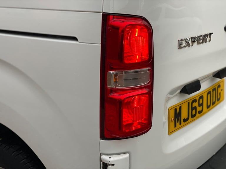 2019 Peugeot Expert 2.0 BlueHDi 1400 Professional Standard Panel Van MWB Euro 6 (s/s) 6dr PANEL V...