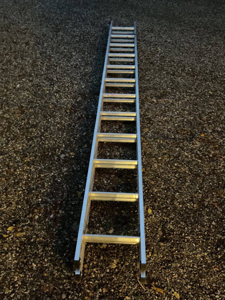 12 rung aluminium ladder 