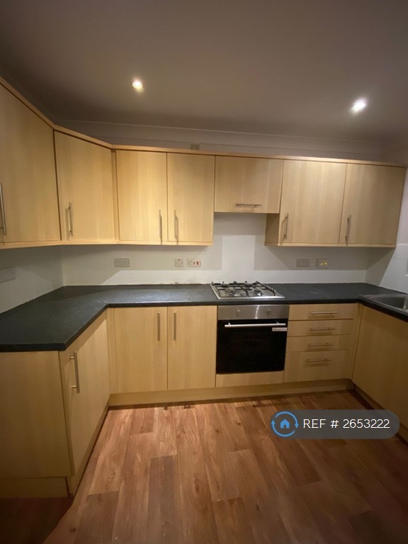 image for 5 bedroom house in Spring Place Gardens, Mirfield, WF14 (5 bed) (#2653222)