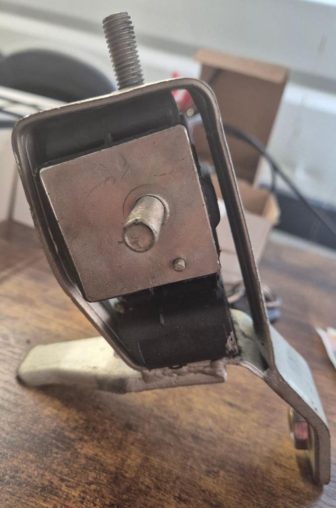 Mk3 Escort CVH Engine Mount