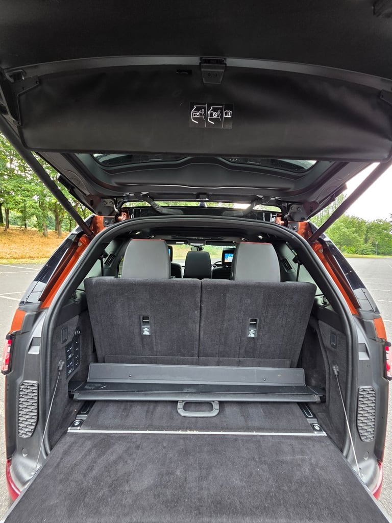  2017 Land Rover Discovery 3.0 TD6 HSE Luxury (7-Seater, Auto)