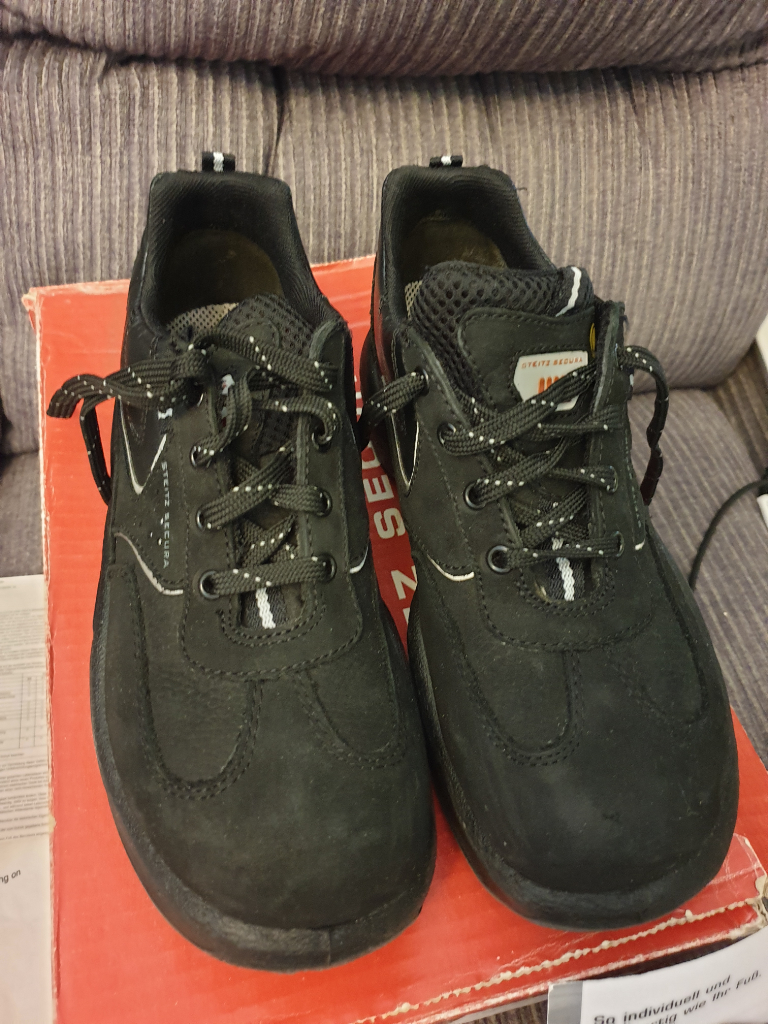 Steitz Secura Safety Heavy Work Shoes, toe cap. Size 37 EU (Size 4). Leather.
