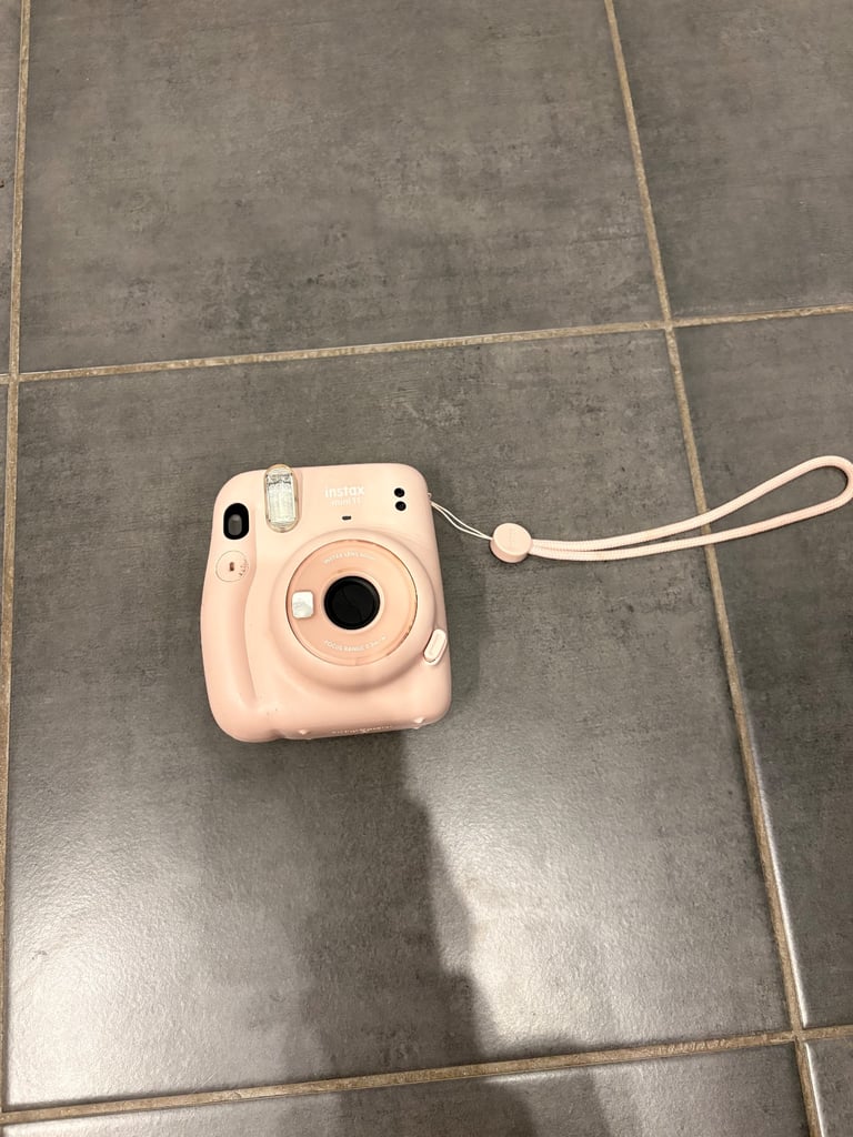 Instax mini 11 polaroid camera 