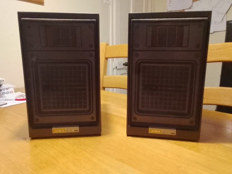 Pair of vintage Aiwa speakers