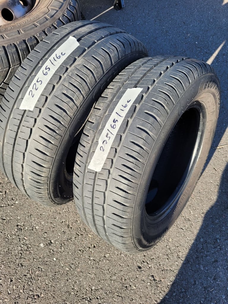 2x 225 65 16c tyres with good matching tread tread 3 are matching all are good 