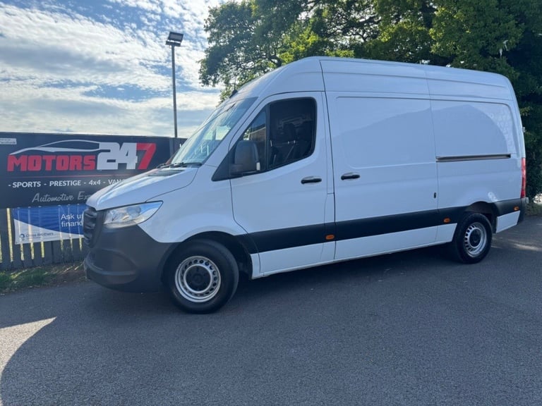 Mercedes-Benz Sprinter 3.5t H2 L2 Progressive Van++1 OWNER++CRUISE++REV