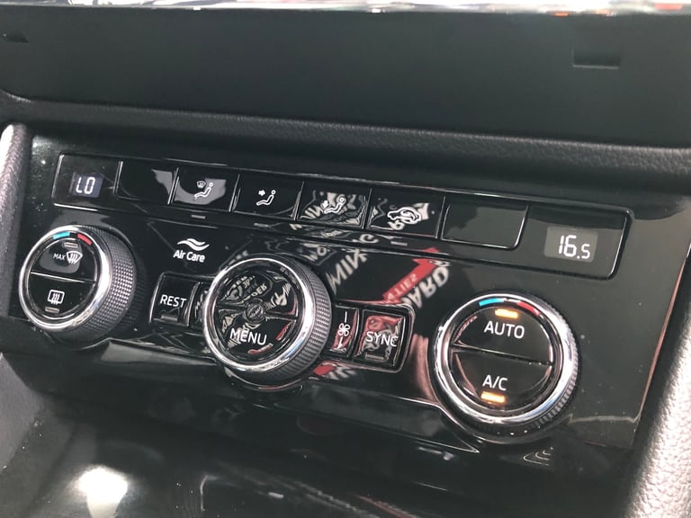 2018 Skoda Superb 2.0 TDI CR SE Technology 5dr DSG [7 Speed] ESTATE Diesel Automatic