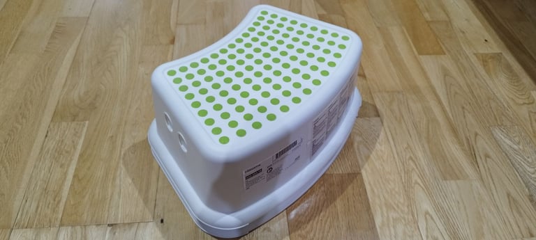 IKEA FÖRSIKTIG stools in White/Green x 2