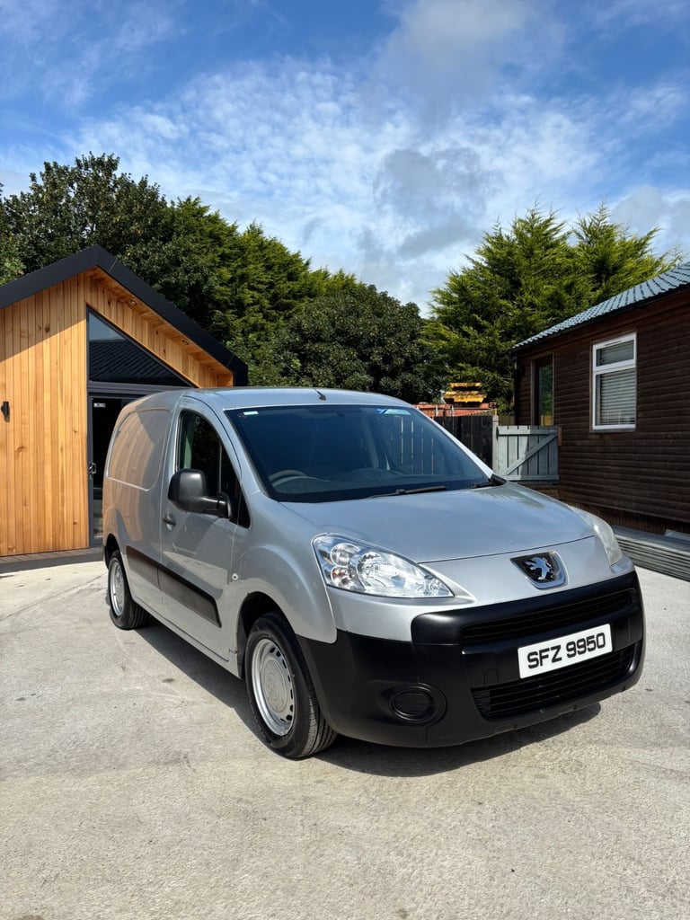 image for 2011 Peugeot Partner