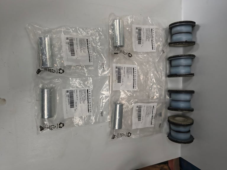 Iveco Daily Wishbone Bushes 5801564276 x 8 and Sleeves 5801564274 x 4