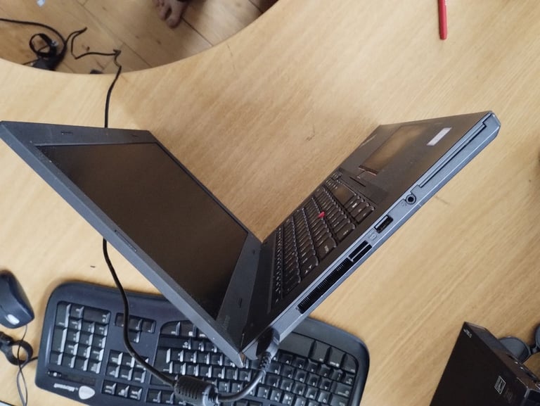 Windows 11, FULL Microsoft Office, 16GB Ram, i5 CPU, 240GB SSD,  Webcam, Lenovo ThinkPad Laptop