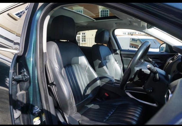 Jaguar, F-PACE, Estate, 2016, Other, 1999 (cc), 5 doors