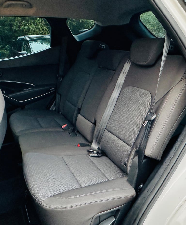 2016 Hyundai Santa Fe 2.2 CRDi SE 4WD Euro 5 5dr (5 seat) ESTATE Diesel Manual