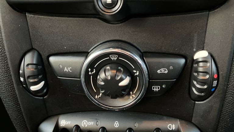 2014 MINI Countryman 1.6 Cooper 5dr Petrol Hatchback Hatchback Petrol Manual