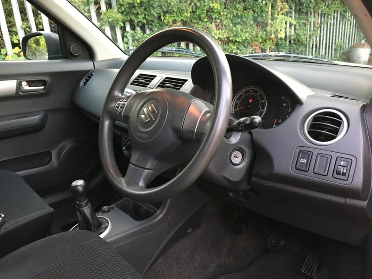 Suzuki Swift 1.3 Petrol Hatchback ULEZ Compliant 5 Door Manual