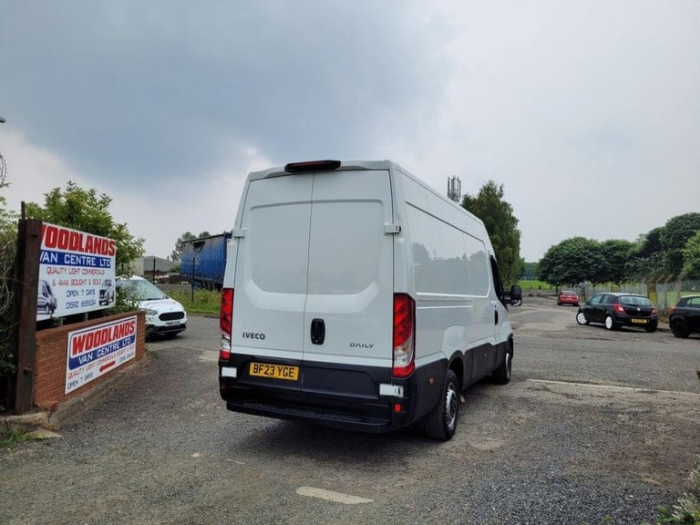 2023 ON 23 PLATE IVECO DAILY 35 S14B MWB 2300CC 135BHP DIESEL VAN 30K ULEZ FREE 