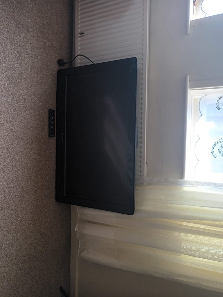 Non smart 42 inch TV