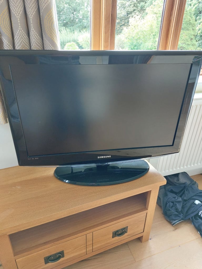 image for Basic TV Samsung  32 inch.  