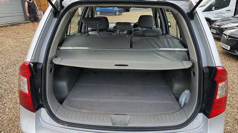 KIA CARENS 1.6 S 2009