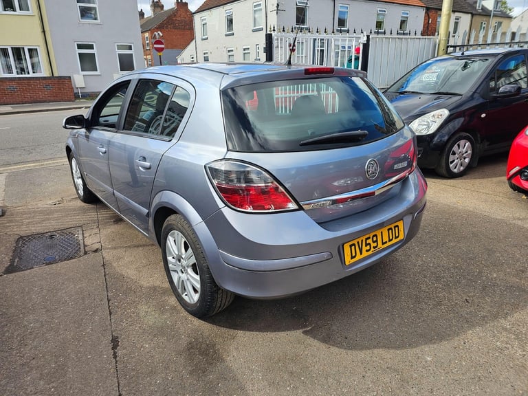 2009 Vauxhall Astra 1.6i 16v Design 5dr HATCHBACK Petrol Manual