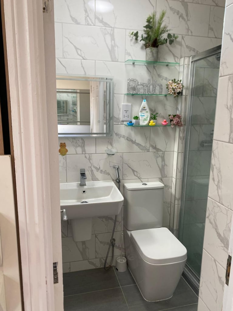 Seperate & Spacious Studio for Rent – TW4 5JL