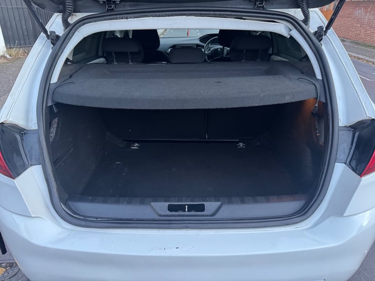 Peugeot, 308, Hatchback, 2019, Manual, 1560 (cc), 5 doors