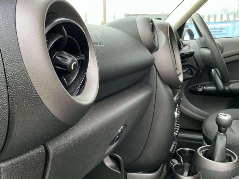 2012 MINI Countryman 1.6 Cooper Euro 5 (s/s) 5dr HATCHBACK Petrol Manual