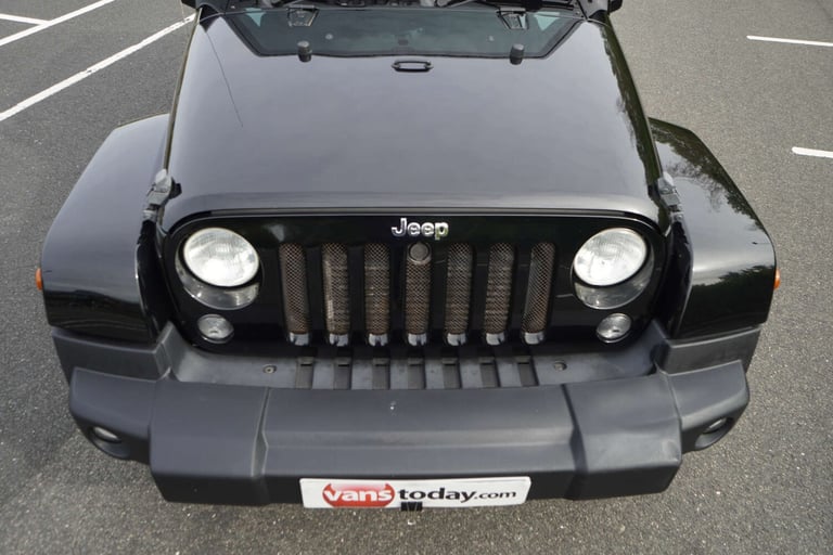2015 Jeep Wrangler 2.8 CRD Overland 2dr Auto CONVERTIBLE DIESEL Automatic