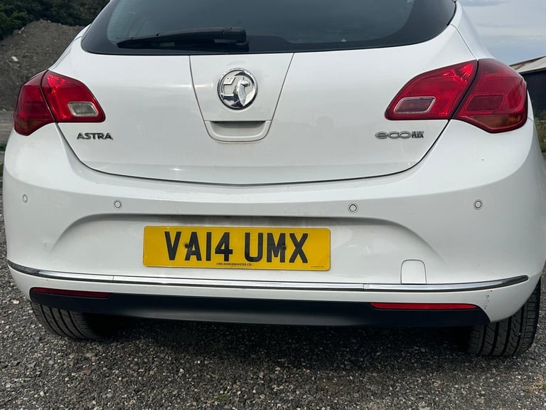 2014 Vauxhall Astra 1.6 CDTi 16V ecoFLEX Excite 5dr HATCHBACK Diesel Manual