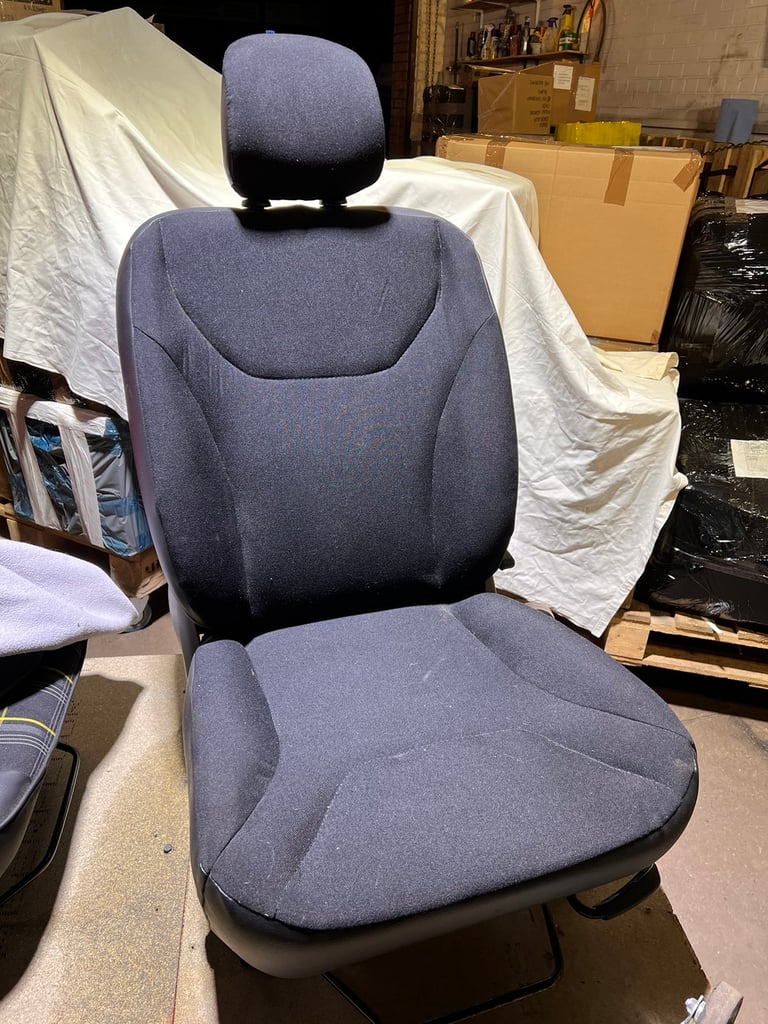 Single passenger seat- Vivaro trafic mk2