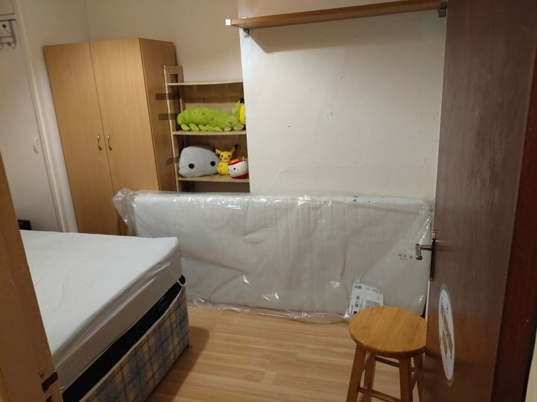 Medium room 