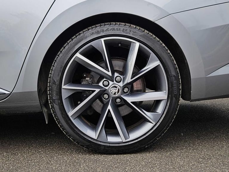 2020 Skoda Superb 2.0 TDI CR Sport Line Plus 5dr Manual Hatchback Diesel Manual