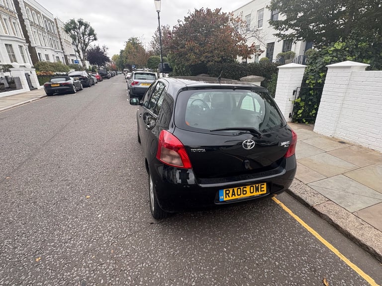 toyota YARIS,2006 1.3 automatic 5 doors,drives great, great condition , 90k miles,1 year mot,2 keys 